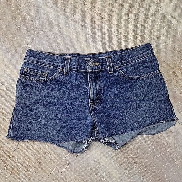 LEVIS WOMENS CUTOFF SUPER LOW SHORTS CUT BY USER SIZE 7 juniors - Picture 2 of 5